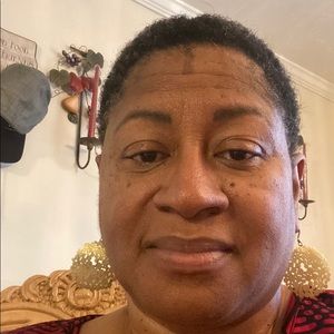 Meet your Posher, Sylvia